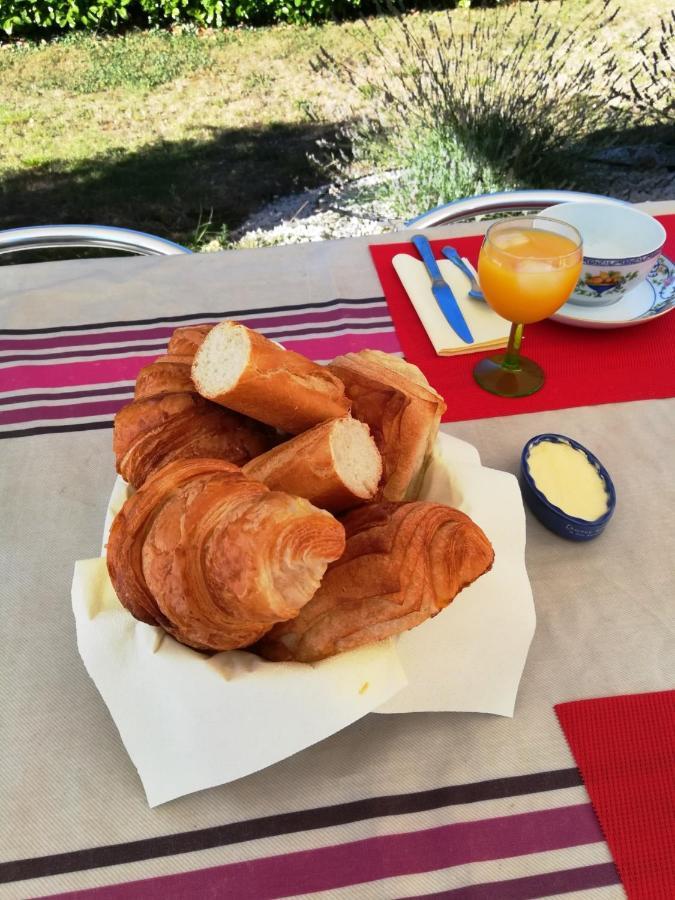 Les Cigalous Bed & Breakfast Restinclieres Eksteriør bilde